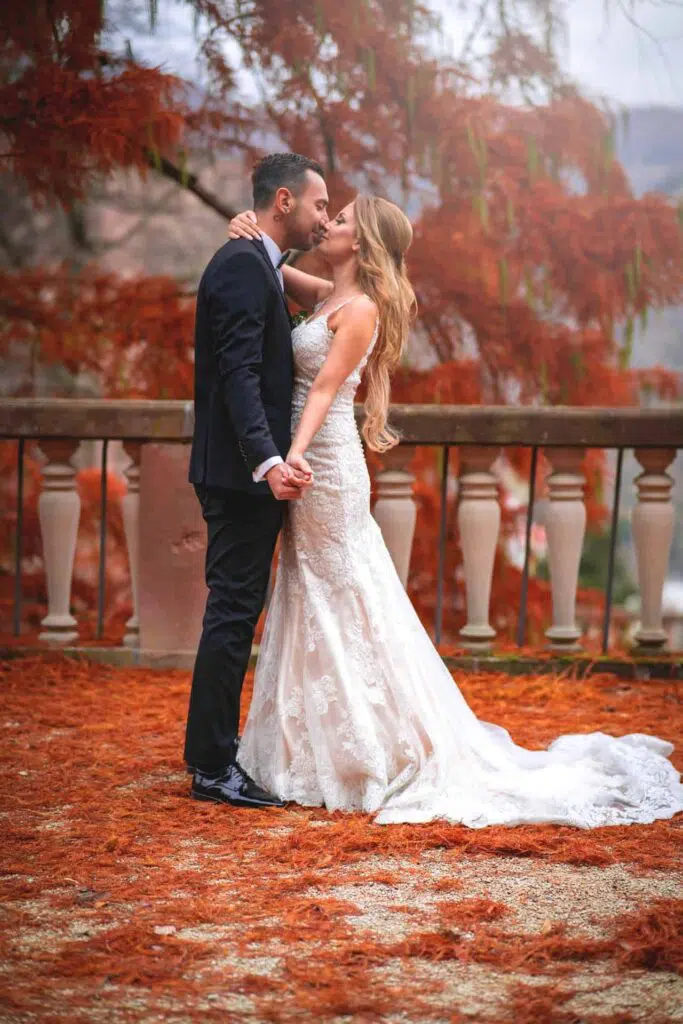 Motive pentru care nunțile de toamnă sunt o alegere inspirată - nuntapeplaja.ro
