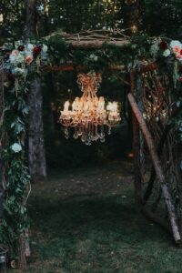 Idei pentru decorul unei nunți la pădure - nuntapeplaja.ro