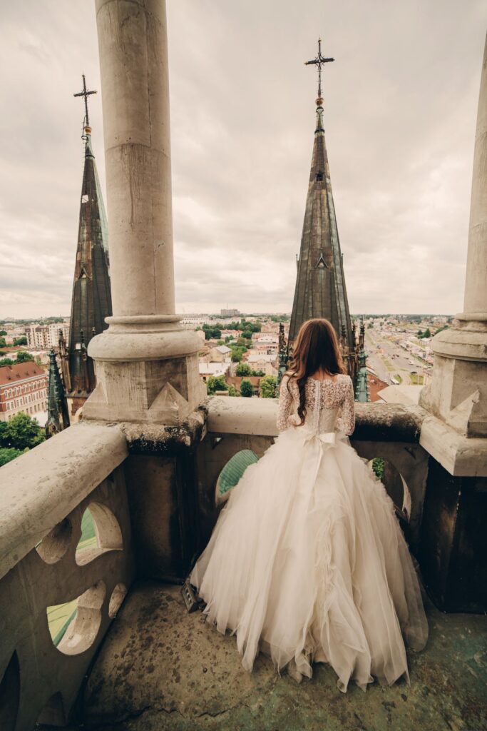 Nuntă în stil gotic - ce trebuie să știi pentru un cadru de basm 2 - nuntapeplaja.ro