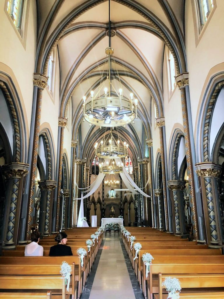 Nuntă cu tematică gotică - locația perfectă pentru o ceremonie unică 3 - nuntapeplaja.ro