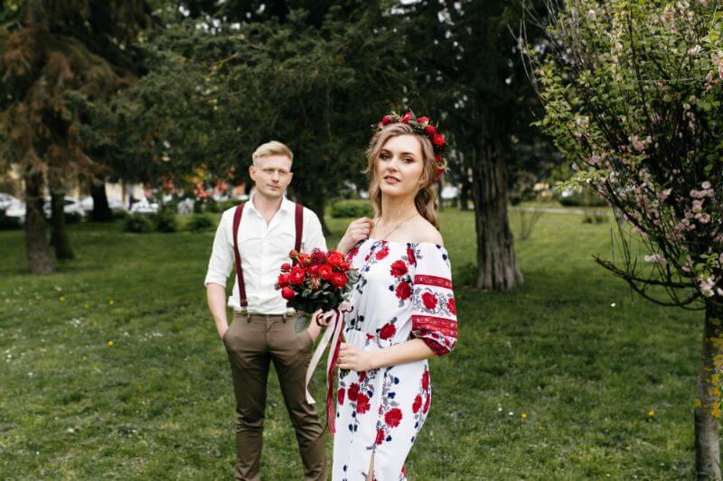 Obiceiuri-de-nunta-in-Moldova-ceremonia-religioasa-si-petrecerea-de-nunta-Miri.